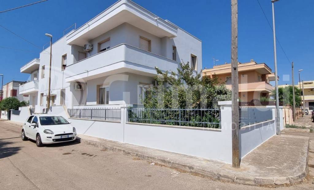 casa indipendente in vendita ad Alezio