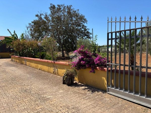casa indipendente in vendita ad Alezio