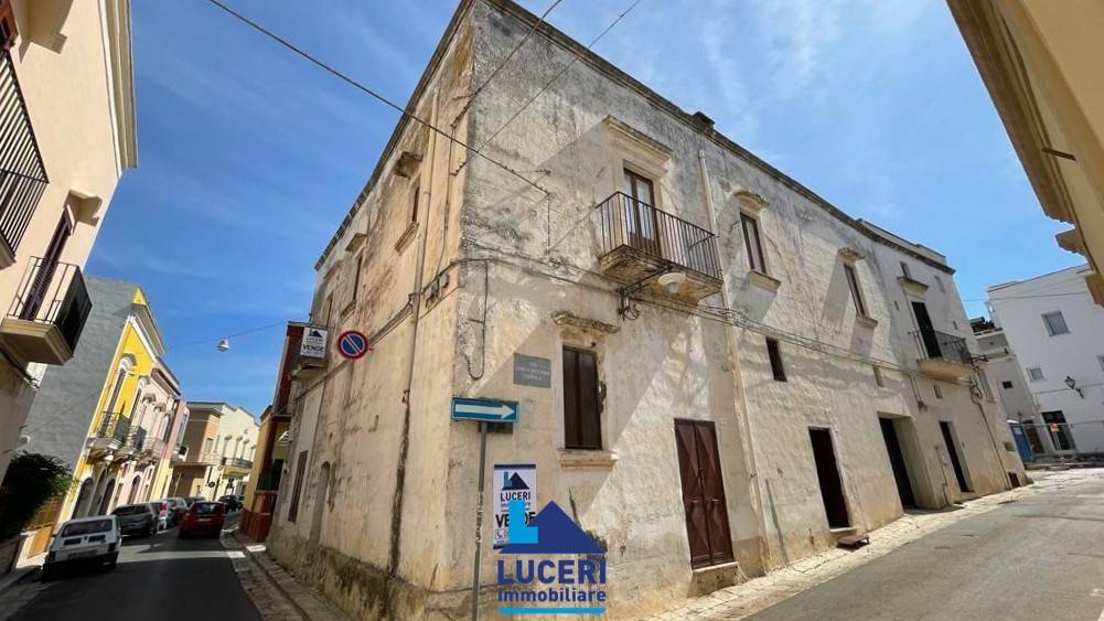 casa indipendente in vendita ad Alezio