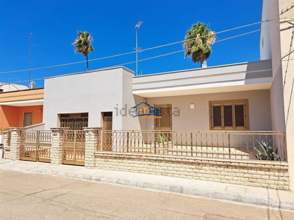 casa indipendente in vendita ad Alezio