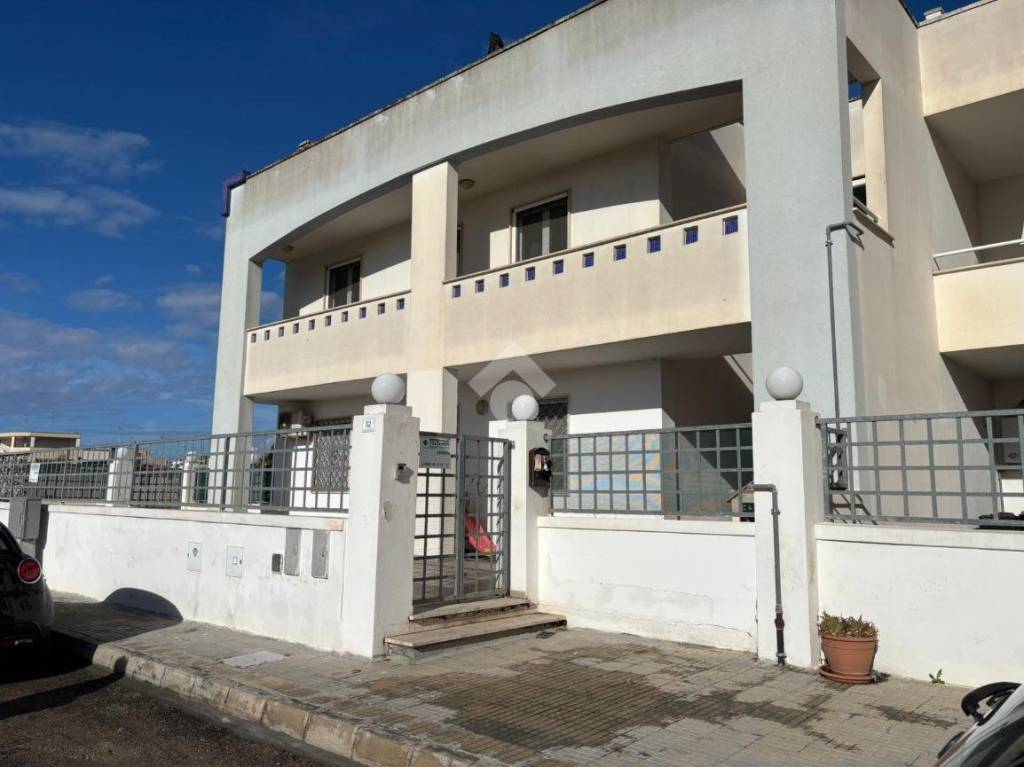 casa indipendente in vendita ad Alezio