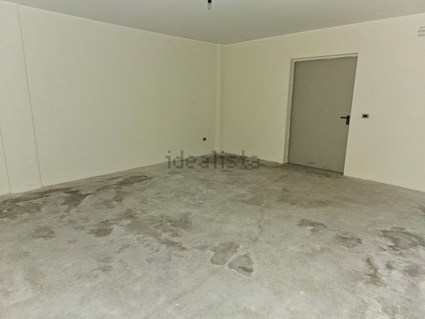 locale commerciale in vendita ad Alezio