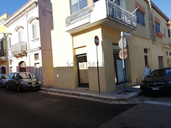 locale commerciale in vendita ad Alezio