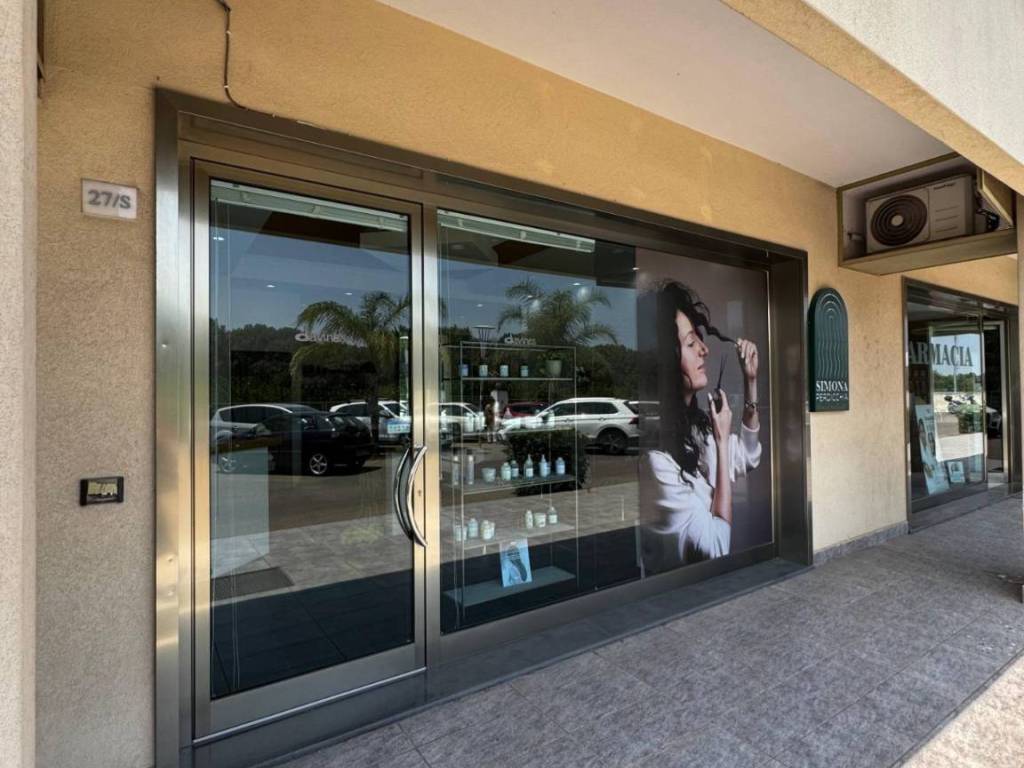 negozio in vendita ad Alezio