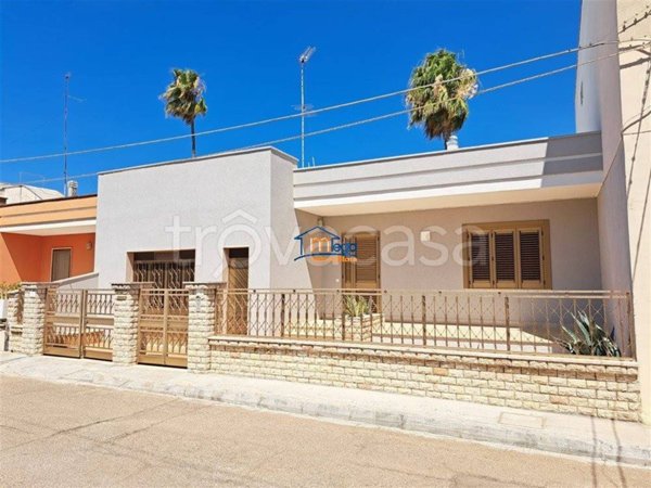 casa indipendente in vendita ad Alezio