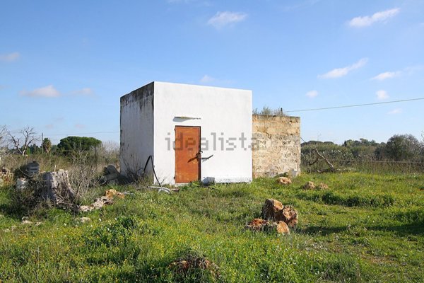 terreno edificabile in vendita ad Alezio