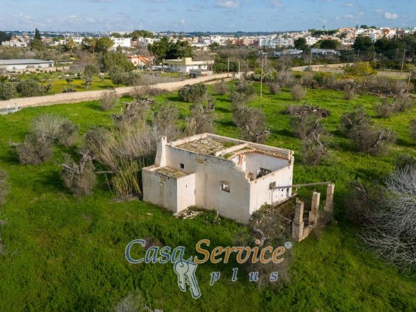 terreno edificabile in vendita ad Alezio