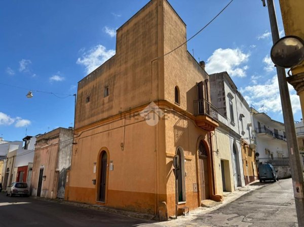 casa semindipendente in vendita ad Alezio