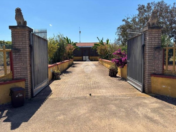 casa indipendente in vendita ad Alezio