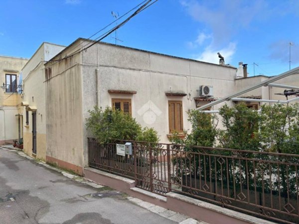 casa indipendente in vendita ad Alezio