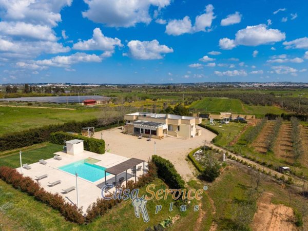 casa indipendente in vendita ad Alezio