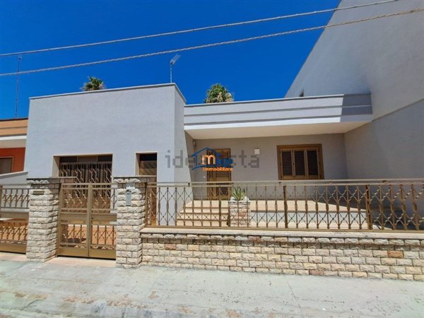 casa indipendente in vendita ad Alezio