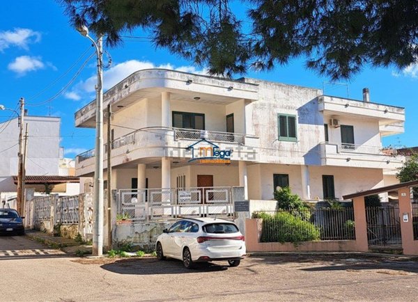 casa indipendente in vendita ad Alezio