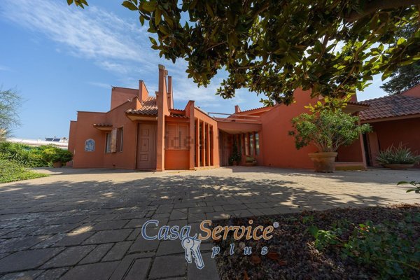 casa indipendente in vendita ad Alezio