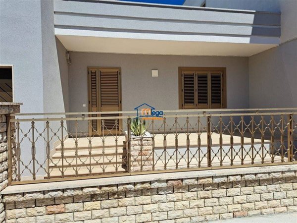 casa indipendente in vendita ad Alezio