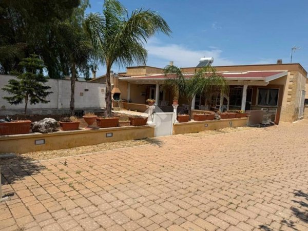 casa indipendente in vendita ad Alezio
