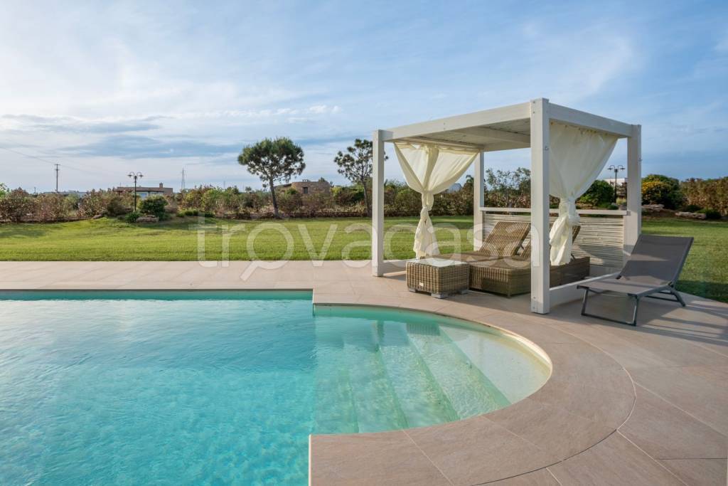 casa indipendente in vendita ad Alezio