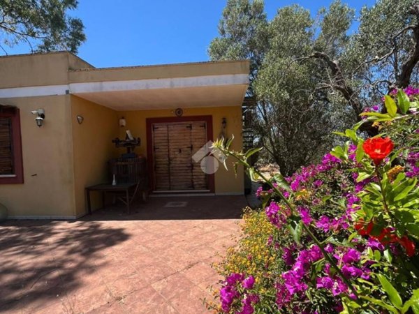 casa indipendente in vendita ad Alezio
