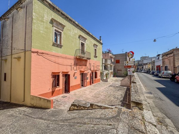 casa indipendente in vendita ad Alezio