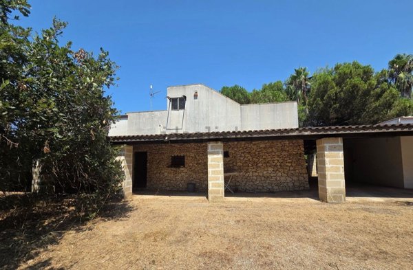 casa indipendente in vendita ad Alezio