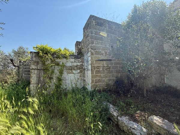 terreno in vendita ad Alezio