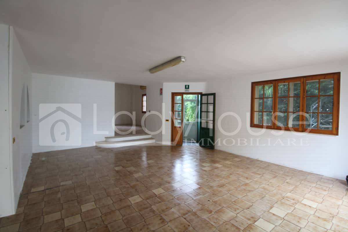 casa indipendente in vendita ad Alezio