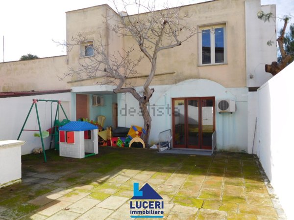 casa indipendente in vendita ad Alezio