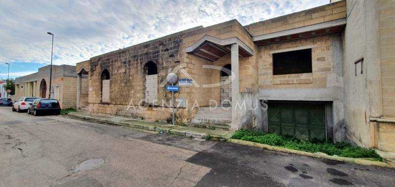 casa indipendente in vendita ad Alliste in zona Posto Rosso