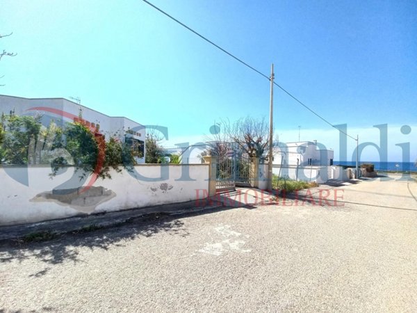 casa indipendente in vendita ad Alliste in zona Capilungo