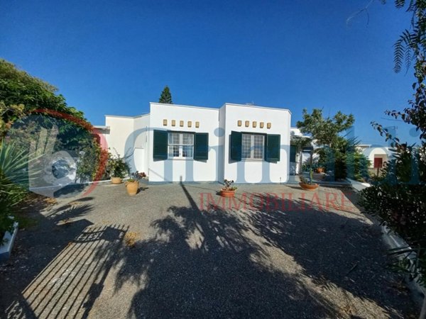 casa indipendente in vendita ad Alliste in zona Capilungo