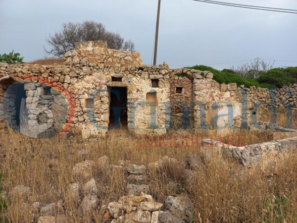negozio in vendita ad Alliste in zona Capilungo