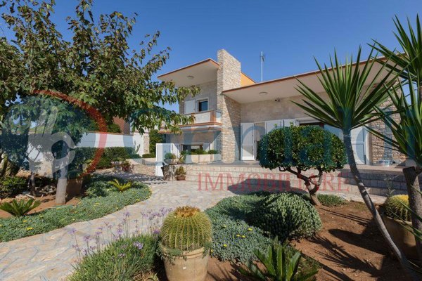 casa indipendente in vendita ad Alliste in zona Capilungo