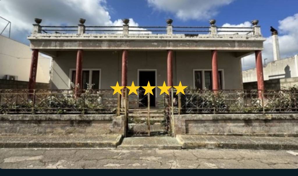 appartamento in vendita ad Alliste in zona Felline