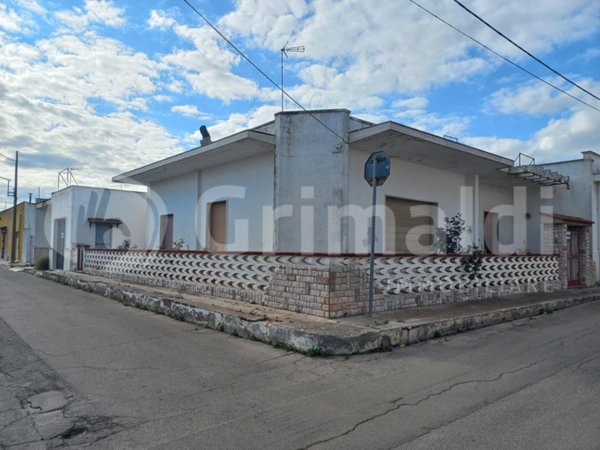 casa indipendente in vendita ad Alliste