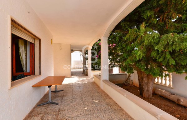 casa indipendente in vendita ad Alliste in zona Capilungo