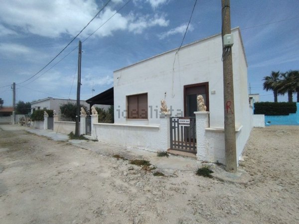appartamento in vendita ad Alliste in zona Posto Rosso