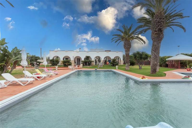 casa indipendente in vendita ad Alliste in zona Capilungo