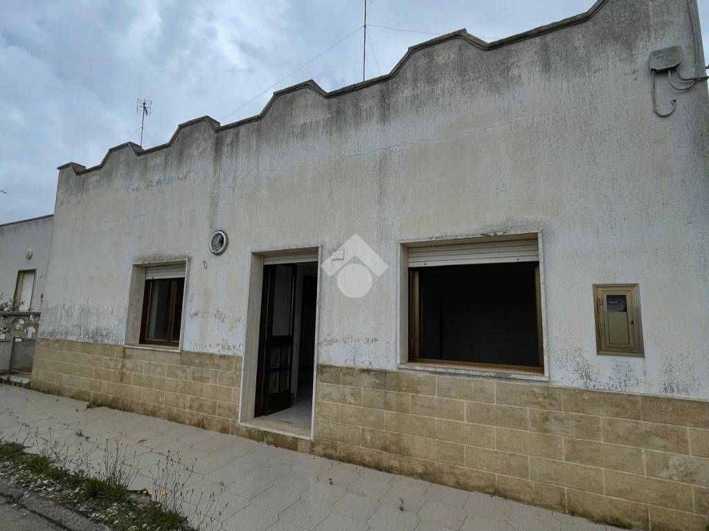 casa indipendente in vendita ad Alliste in zona Capilungo