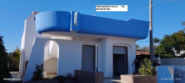 casa indipendente in vendita ad Alliste in zona Posto Rosso