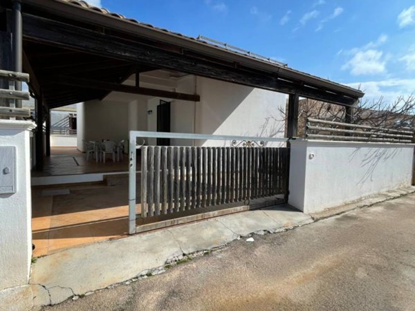 casa indipendente in vendita ad Alliste in zona Capilungo