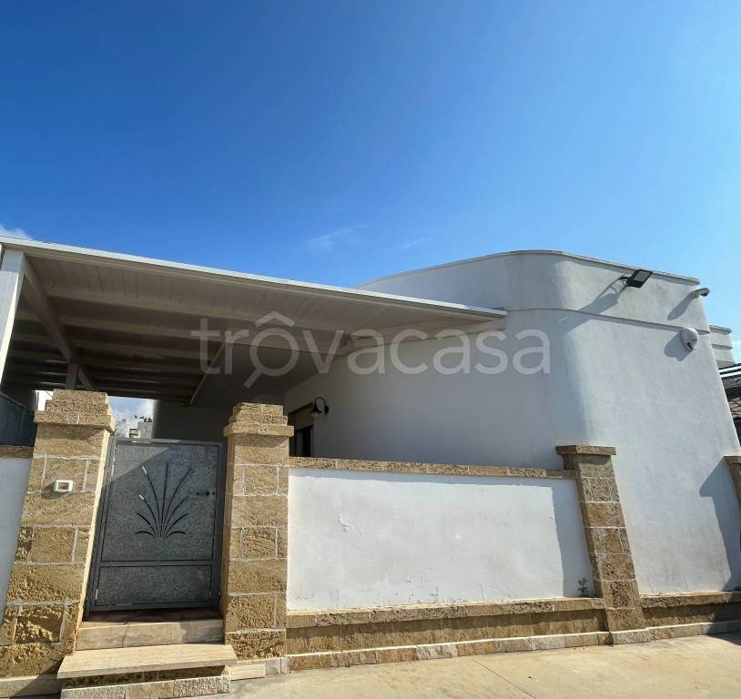 casa indipendente in vendita ad Alliste in zona Capilungo