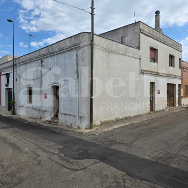 casa indipendente in vendita ad Alliste in zona Felline