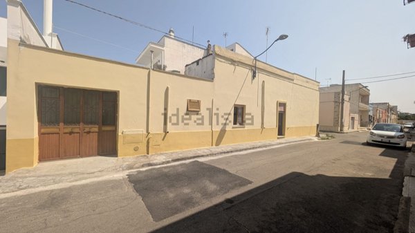 casa indipendente in vendita ad Alliste in zona Capilungo