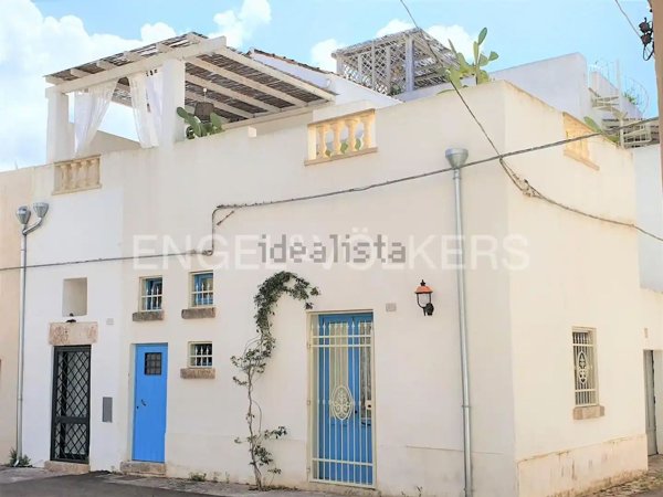esavano in vendita ad Alliste