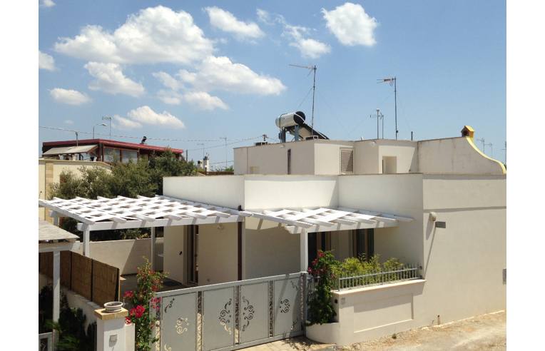 casa indipendente in vendita ad Alliste in zona Posto Rosso