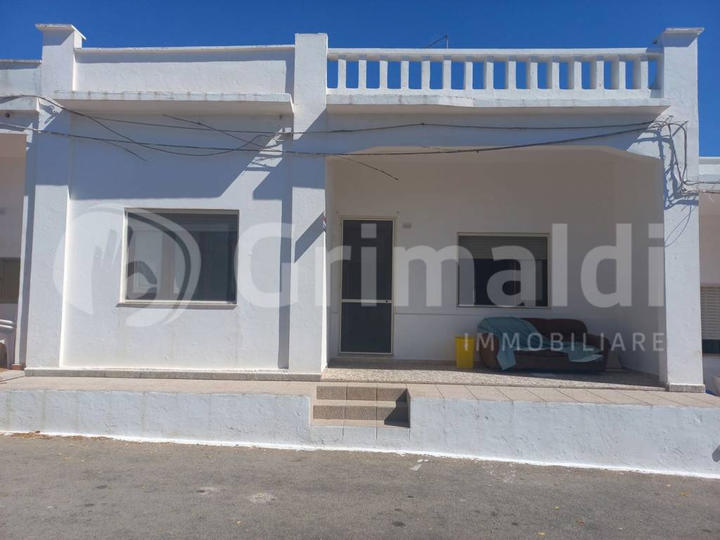 casa indipendente in vendita ad Alliste in zona Capilungo