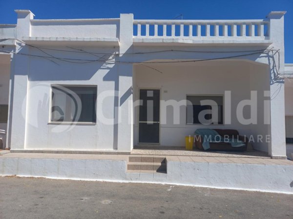 casa indipendente in vendita ad Alliste in zona Capilungo
