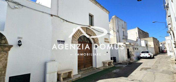 negozio in vendita ad Alliste in zona Capilungo