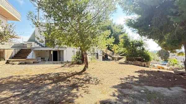 casa indipendente in vendita ad Alliste in zona Posto Rosso