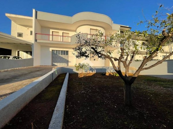 casa indipendente in vendita ad Alliste